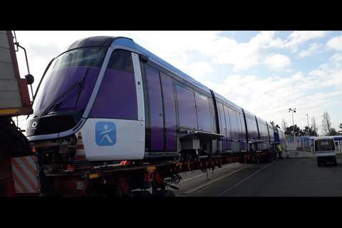 The first of 22 trams that Alstom is supplying to operate route T9 in Paris has arrived in Orly.